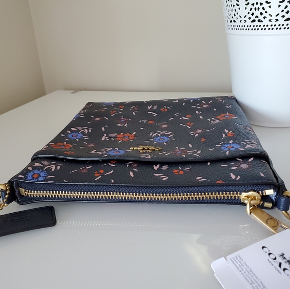 Coach Kitt Messenger Crossbody with Wildflower - Picture 4 of 10